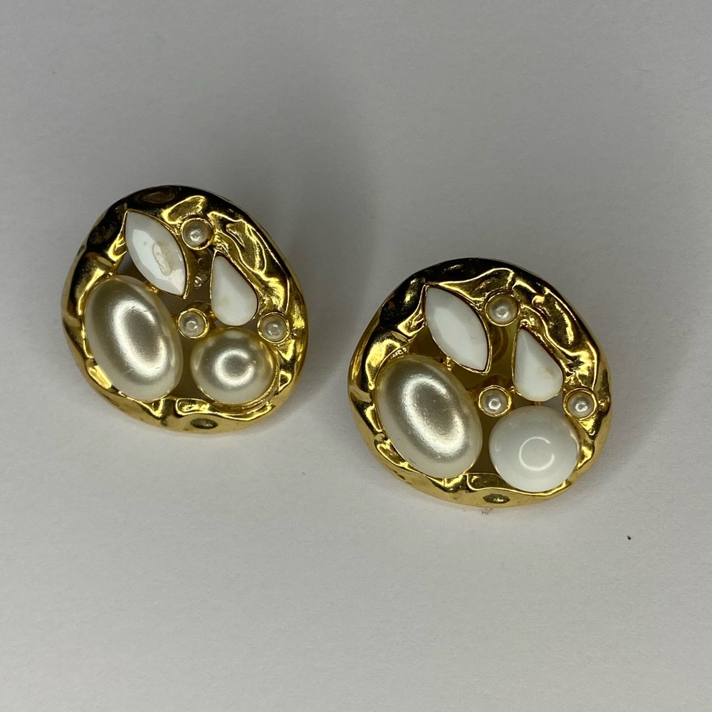 Vintage gold and white cluster earring.